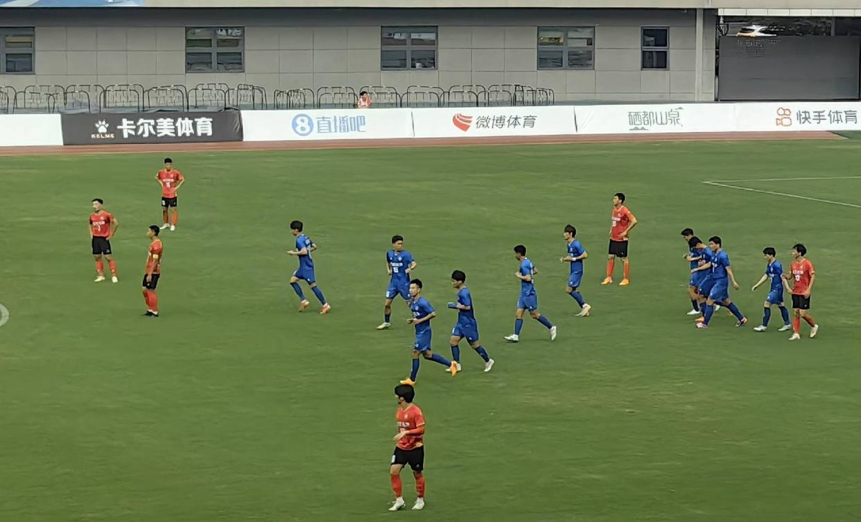 杭州钱唐队在浙超联赛中以1-0小胜萧山华丰，赛事今日盛大开幕