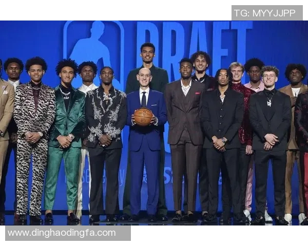 NBA乐透抽签结果出炉独行侠1.8%概率爆冷获状元签 马刺榜眼签76人探花签 - 球迷屋